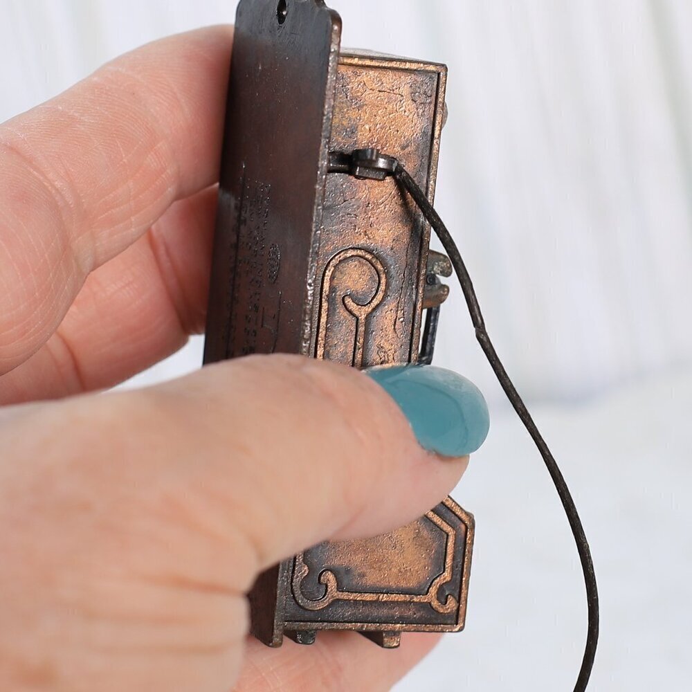 Vintage 1976 Durham Industries Die Cast Metal Miniature Telephone - Picture 9 of 9